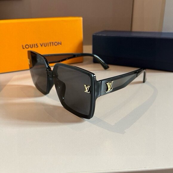 Louis Vuitton Women's Black Sunglasses - Picture 2 of 7
